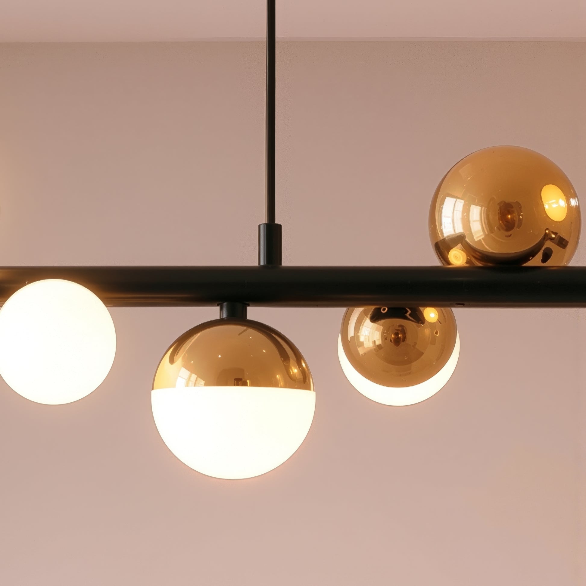 Lustră Suspendată LED Acril Aurion 29W cu Telecomandă, Dimabilă, Negru Auriu, Metal și Acril Lustre LED cu Telecomanda Default Title Alessandro Design