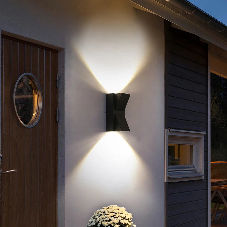 Vonkajšie nástenné svetlo šarlátové LED, 6W, čierne, kov, IP65, 3000K Vonkajšie nástenné svietidlá Predvolený názov Alessandro Design