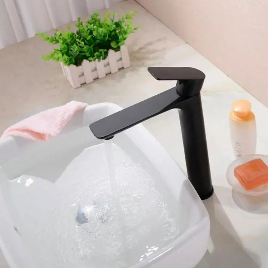 Umývadlová batéria, sanitárna mosadz, čierna, CF2028 Kúpeľňové batérie Predvolený názov Alessandro Design
